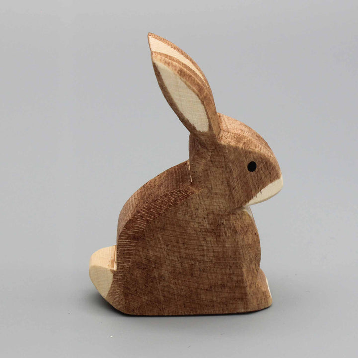 Hase sitzend von Ostheimer