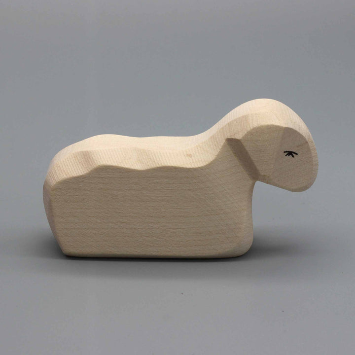 Lamm liegend von Ostheimer